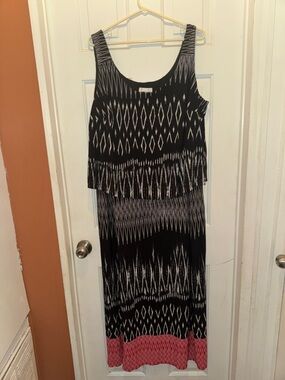 Sleeveless Black & White Maxi Dress with Pink Border
